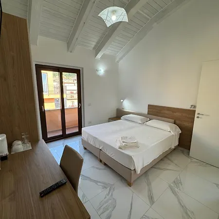 Topazio & فندق مبيت وإفطار